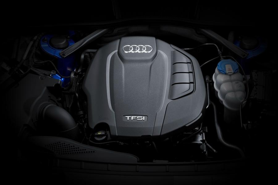 Моторный отсек Audi A4 2.0 TFSI Quattro (B9) 2015 года  (WW) (фото 22 из 31)